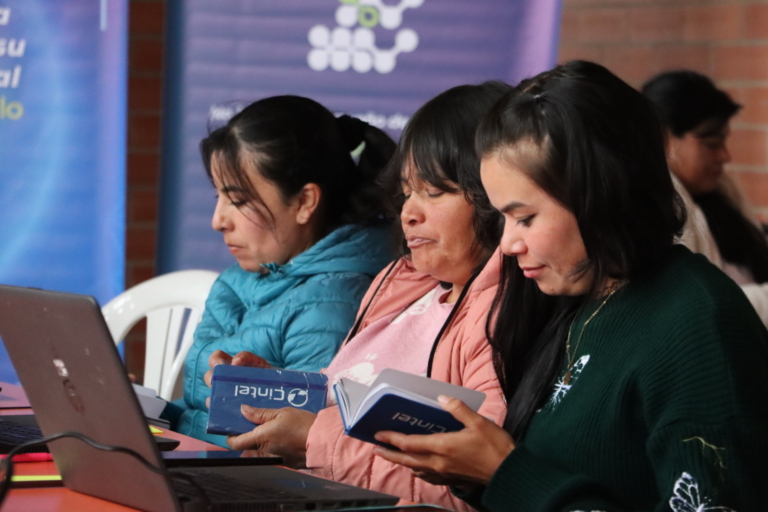 De la ruana a la red: CINTEL impulsa la adopción digital de 35 mujeres rurales de Toca en Boyacá