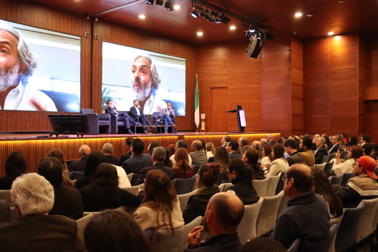Conversatorio sobre el futuro digital de Colombia con representantes de campañas presidenciales y el ecosistema TIC